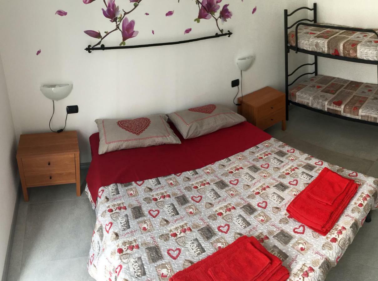 B&B Honey Rooms ซารอนโน ภายนอก รูปภาพ