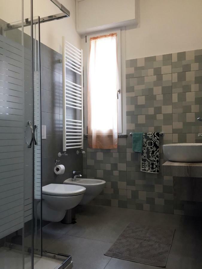 B&B Honey Rooms ซารอนโน ภายนอก รูปภาพ