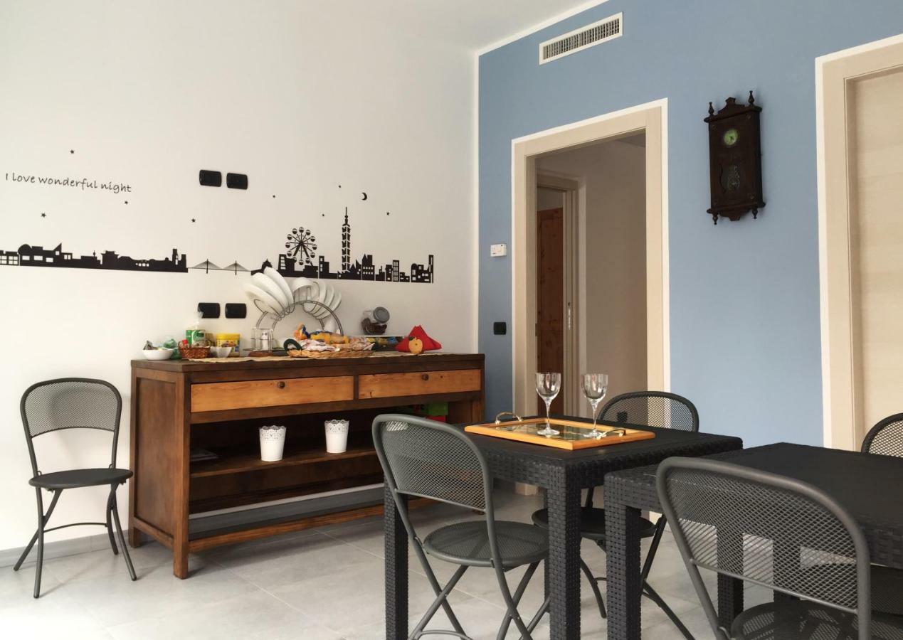 B&B Honey Rooms ซารอนโน ภายนอก รูปภาพ